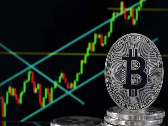 Bitcoin liên tục tăng sốc, tiền điện tử sẽ ra sao trong năm 2020?