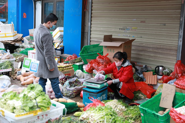 virus corona dang hoanh hanh, cho tai vu han hoat dong tro lai hinh anh 3