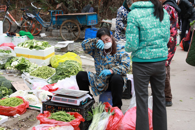 virus corona dang hoanh hanh, cho tai vu han hoat dong tro lai hinh anh 7