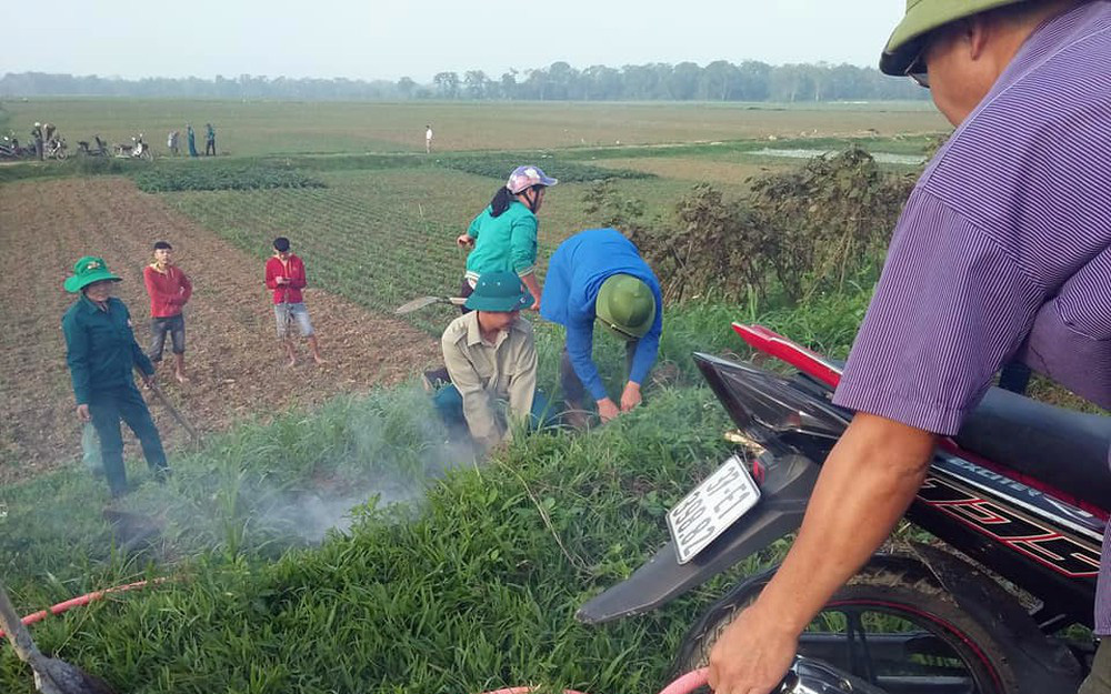 Phục sát đất nông dân Nghệ An, bắt chuột bằng cách cực độc lạ