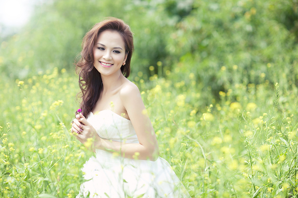 Diễm Hương cũng một lần thử sức ở Hoa hậu Trái đất 2010 và lọt vào top 15.