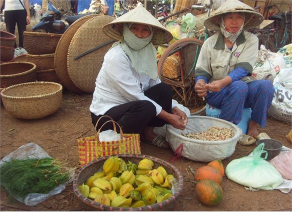 Nét chợ quê còn sót lại ở Hà thành