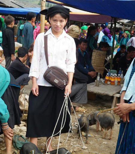 Chợ phiên xã Lũng Phìn huyện Đồng Văn.