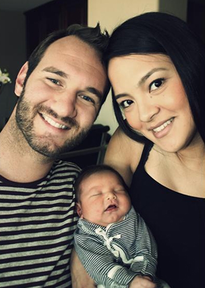 Kết quả tình yêu của họ là bé trai Kiyoshi James Vujicic kháu khỉnh chào đời vào ngày 13/2/2013, một năm sau khi họ kết hôn. Ảnh: ratishnaroor.