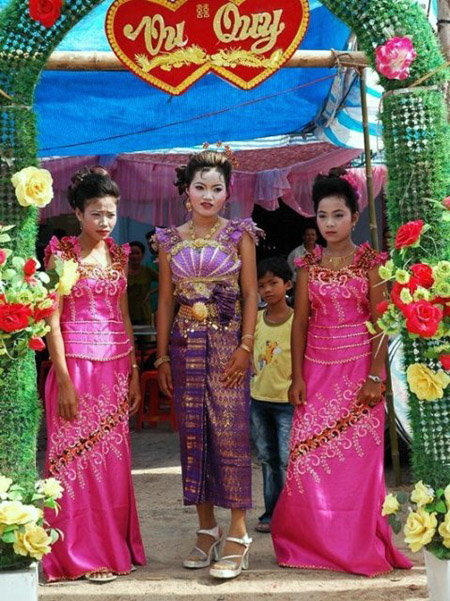 Cô dâu Khmer trong trang phục truyền thống.