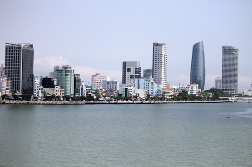 Thành phố sẽ có nhiều công trình điểm nhấn dọc biển Đông và sông Hàn. Ảnh: Nguyễn Đông