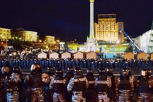 Lực lượng Berkut ngăn ngừa người biểu tình quá khích tại quảng trường Độc lập tháng 2.2014 (Nguồn: AFP)