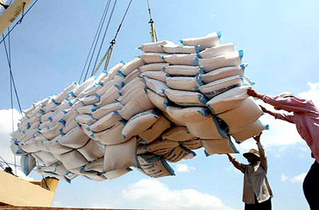 Việc  đấu giá gạo ở Philippines rất  cần sự khôn ngoan và cả các chính sách hỗ trợ.