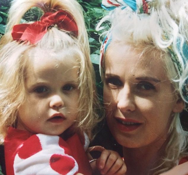 Hình ảnh Peaches Geldof chụp cùng người mẹ quá cố được cô đăng tải chỉ một ngày trước khi chết.