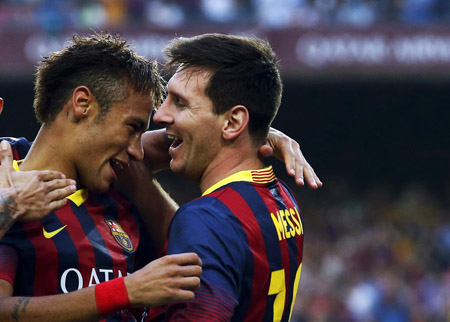 Neymar đã tự thay đổi đề phù hợp với Messi hơn