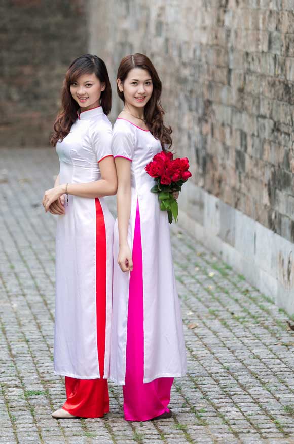  Áo dài truyền thống của phụ nữ Việt Nam