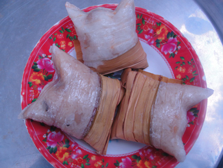 Bánh dừa nước.