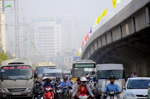 Nút giao Mai Dịch là nút trọng điểm phía tây thủ đô, giao với vành đai 3 Hà Nội. Ảnh: H.Hà.