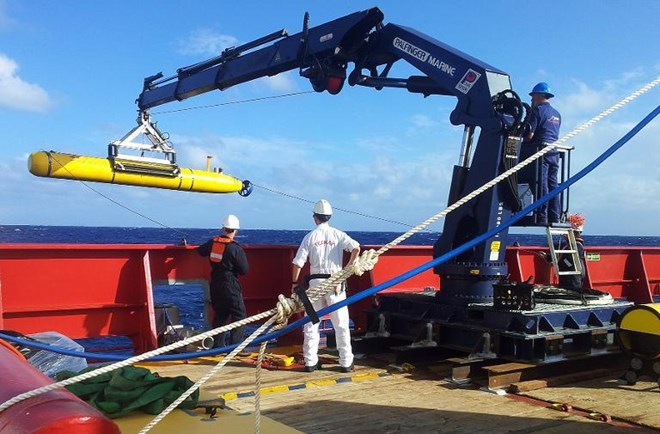  Triển khai thiết bị lặn Bluefin-21 tìm máy bay MH370