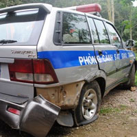 Cảnh sát bao vây bắt đối tượng lái xe tông vào CSGT