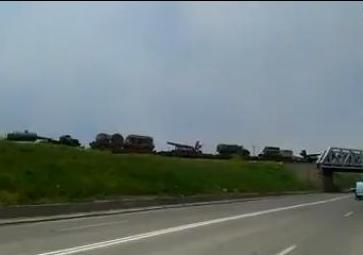 Romania đang vận chuyển một loạt vũ khí tới gần biên giới Ukraine.