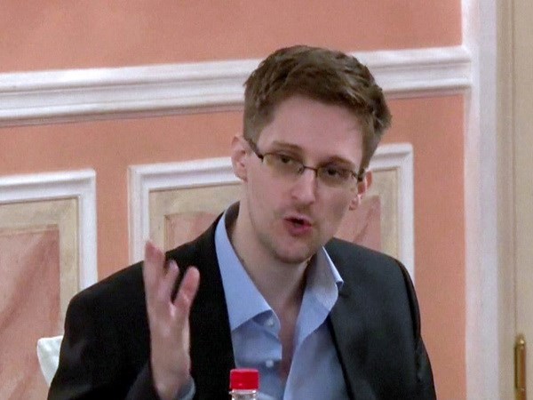 Edward Snowden sau khi được nhận quy chế tị nạn của Nga. (Nguồn: AFP/TTXVN)