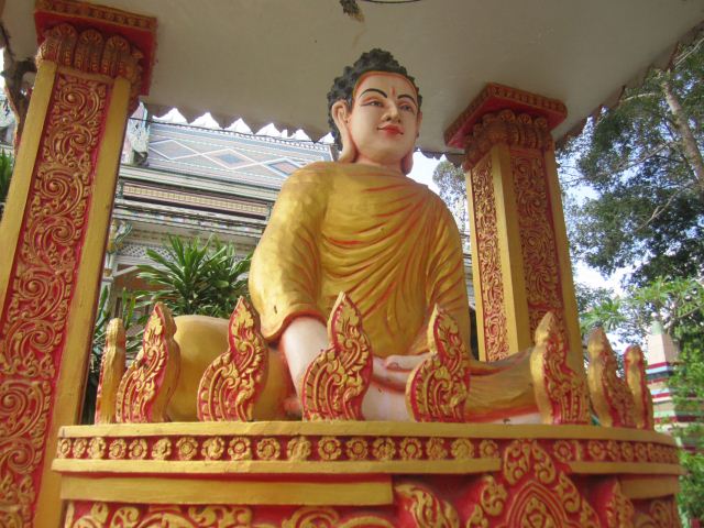 Huyền bí 8 kiểu dáng tượng phật ở chùa Khmer