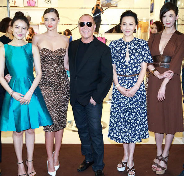 Dàn người đẹp Hoa ngữ Cao Viên Viên, Lưu Gia Linh, Lâm Chí Linh cùng đọ sắc với siêu mẫu nổi tiếng thế giới.
