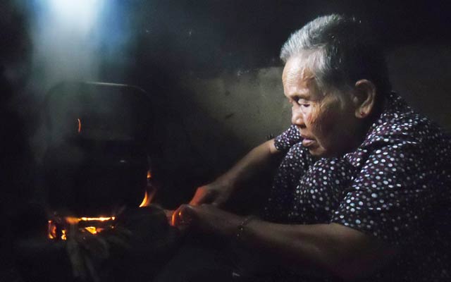Bà mẹ Trường Sa - Lê Thị Niệm (86 tuổi, mẹ liệt sĩ Phan Tấn Dư, hy sinh tại đảo Gạc Ma ngày 14.3.1988).