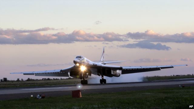 Máy bay ném bom chiến lược lớn nhất của Nga Tu-160
