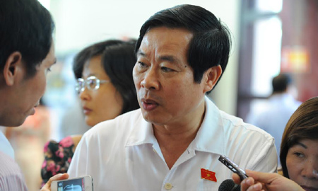 Bộ trưởng Nguyễn Bắc Son trả lời phỏng vấn của báo chí (Nguồn ảnh: )