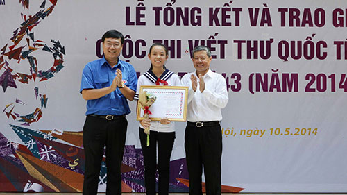 Em Phạm Phương Thảo tại lễ trao giải. Ảnh: TTXVN
