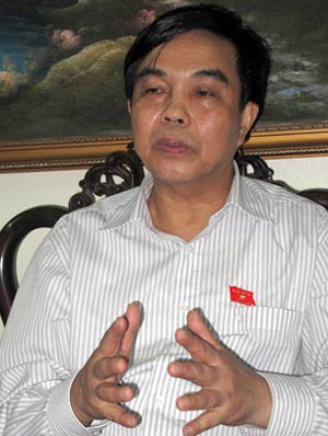 Ông Lê Việt Trường - Phó Chủ nhiệm Ủy ban Quốc phòng - An ninh của Quốc hội.