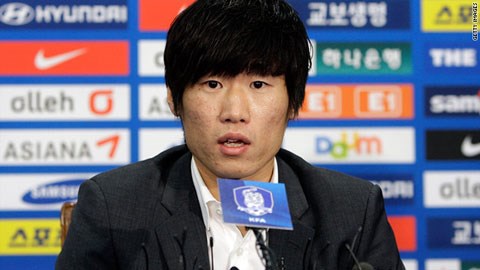 Tiền vệ Park Ji Sung quyết định giải nghệ ở tuổi 33