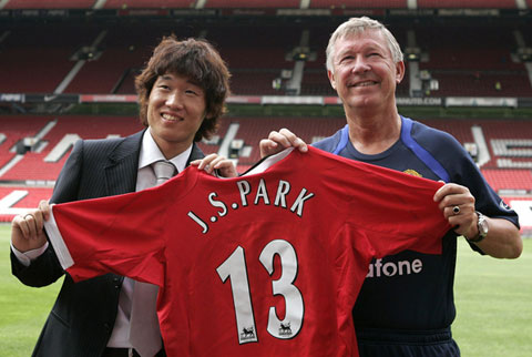 Park Ji Sung gia nhập Man United năm 2005
