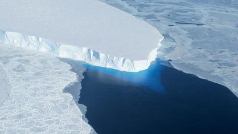 Sông băng Thwaites ở Tây Nam Cực đang tan chảy rất nhanh 