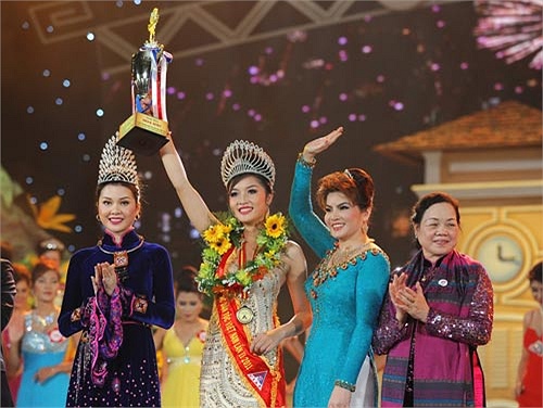 Việc hoa hậu Triệu Thị Hà đột ngột viết đơn xin trả lại vương miện đã gây xôn xao dư luận. (Nguồn ảnh: VTC)