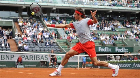 Roger Federer không gặp trở ngại nào để giành quyền đi tiếp ở ngày khai mạc Roland Garros