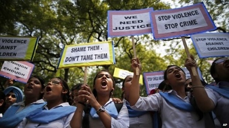 Biểu tình phản đối hiếp dâm ở Ấn Độ.