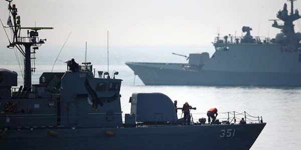 Tàu chiến của Hàn Quốc trên biển Hoàng Hải