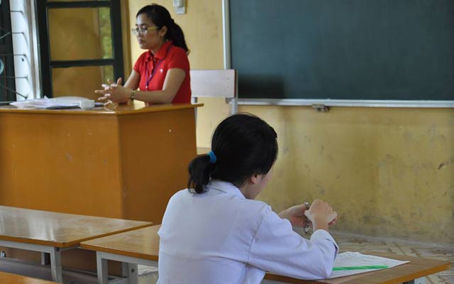 Thí sinh duy nhất dự thi môn sử tại HĐT Trường THPT Quang Trung, Hà Nội.