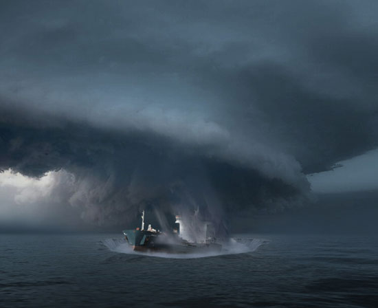 Các cơn bão bất ngờ cũng là một giả thiết để lý giải các vụ mất tích ở tam giác Bermuda.