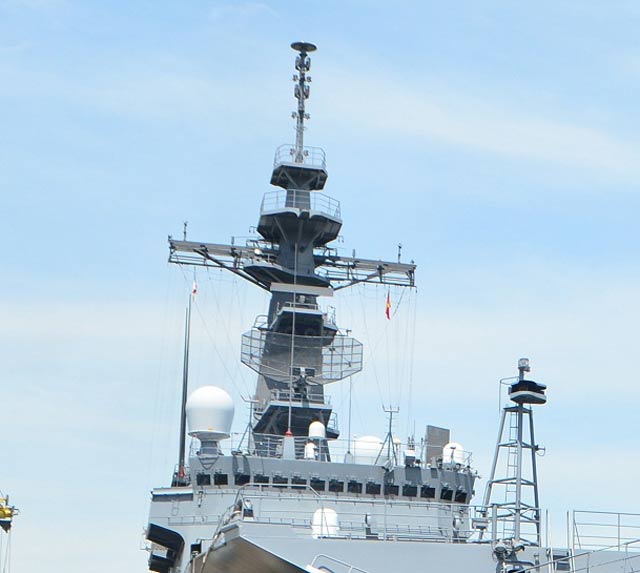 Hệ thống thông tin, ra đa hiện đại của chiến hạm Kanisaki