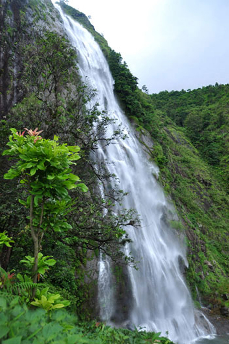 Thác Na Pao, xã Bản Lầu, huyện Mường Khương ( tỉnh Lào Cai)