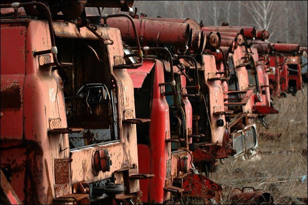 Nghĩa địa trực thăng, xe cứu hỏa sau thảm họa Chernobyl