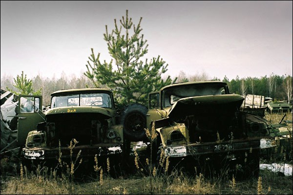 Nghĩa địa trực thăng, xe cứu hỏa sau thảm họa Chernobyl