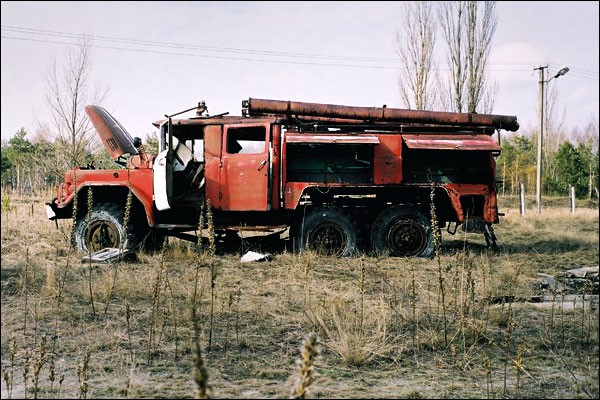 Nghĩa địa trực thăng, xe cứu hỏa sau thảm họa Chernobyl