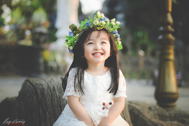 Hãy thưởng thức những khoảnh khắc đáng yêu của bé gái trong bộ sưu tập ảnh cute. Điều đó sẽ khiến bạn cảm thấy thật tuyệt vời!