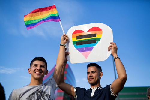 Hôn nhân đồng tính đã trở thành một chủ đề được nhiều người quan tâm và hỗ trợ đầy đủ về pháp lý. Các cặp đôi đồng tính bây giờ có thể tự do kết hôn và được tôn trọng như bất kỳ cặp đôi nào khác.