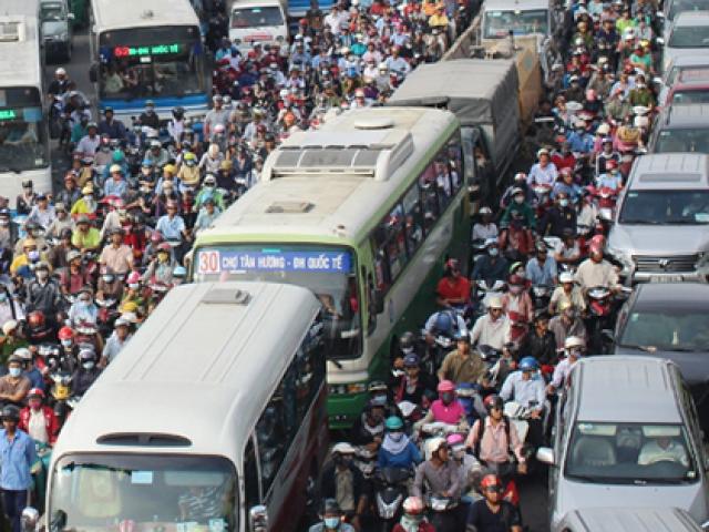 “Hạn chế làm đường sá phục vụ phương tiện cá nhân”