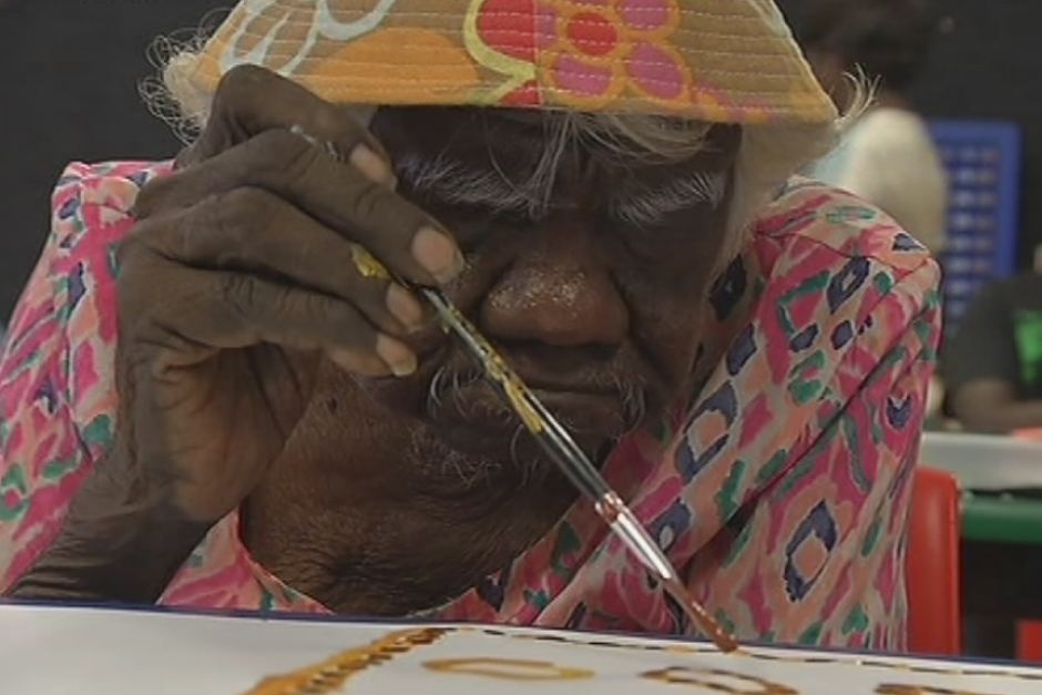 Úc: Bà Cụ 105 Tuổi Vẽ Tranh Nổi Tiếng Thế Giới