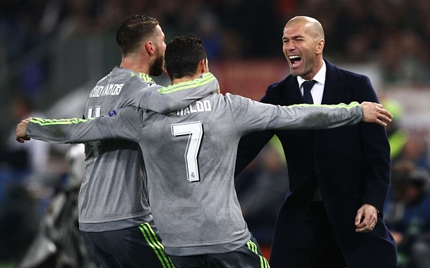 Zidane Nói Gì Về Đêm “Siêu Phàm” Của Cristiano Ronaldo?