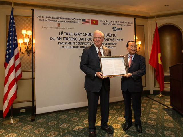 Phó thủ tướng Vũ Đức Đam vừa ký giấy phép thành lập trường đại học Fulbright Việt Nam