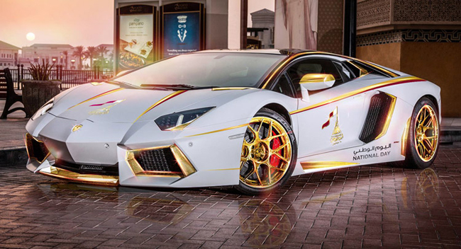 Ngắm Lamborghini Aventador độ vàng \