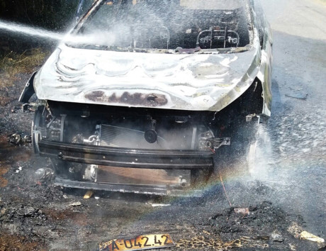 Hãy đến xem hình ảnh ô tô cháy để nắm rõ những nguyên nhân ẩn sau vụ tai nạn và học hỏi cho mình cách xử lý tình huống khi gặp trường hợp tương tự.